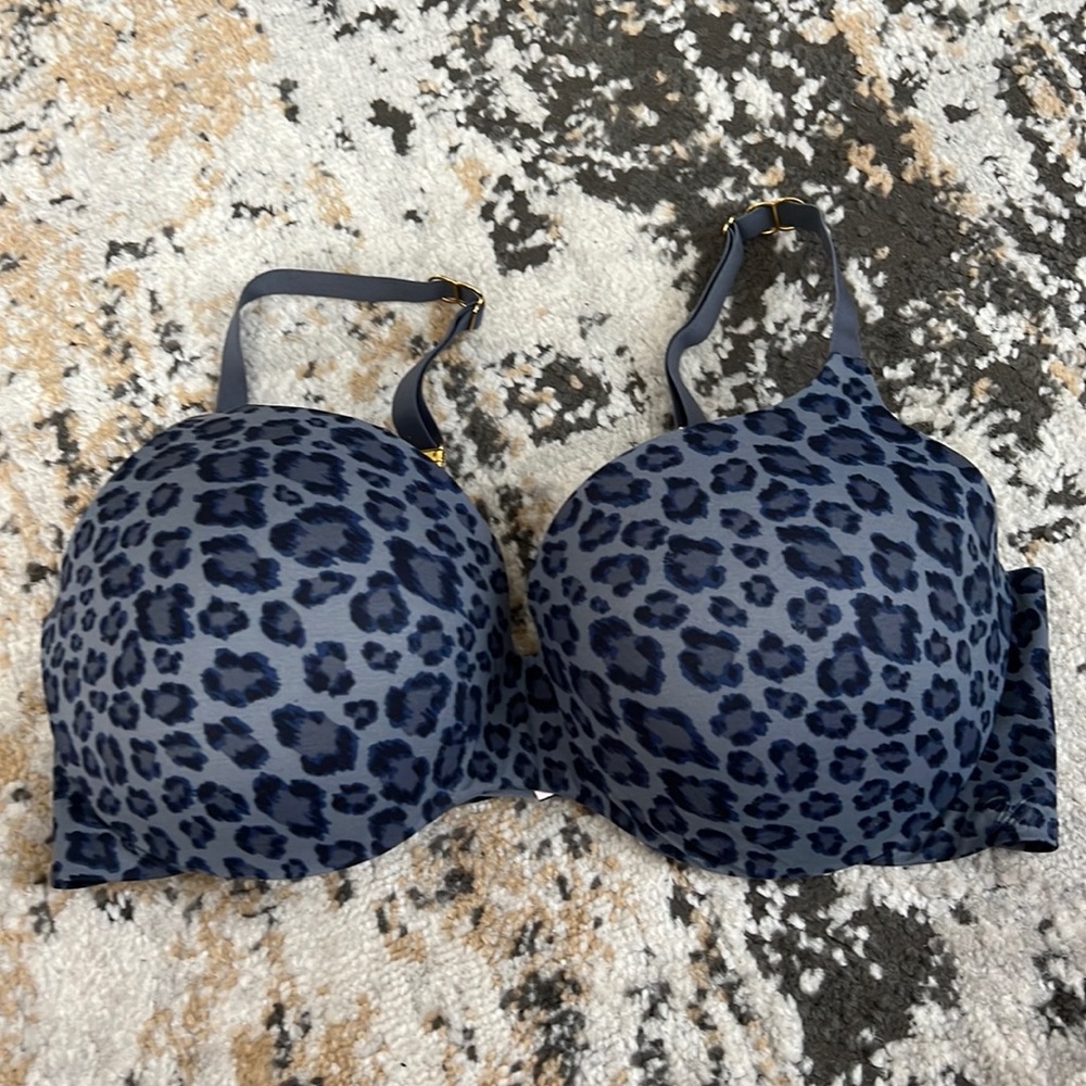 VS blue Cheetah Print Bra 36DD “Incredible” by VS - Lined Perfect Coverage.